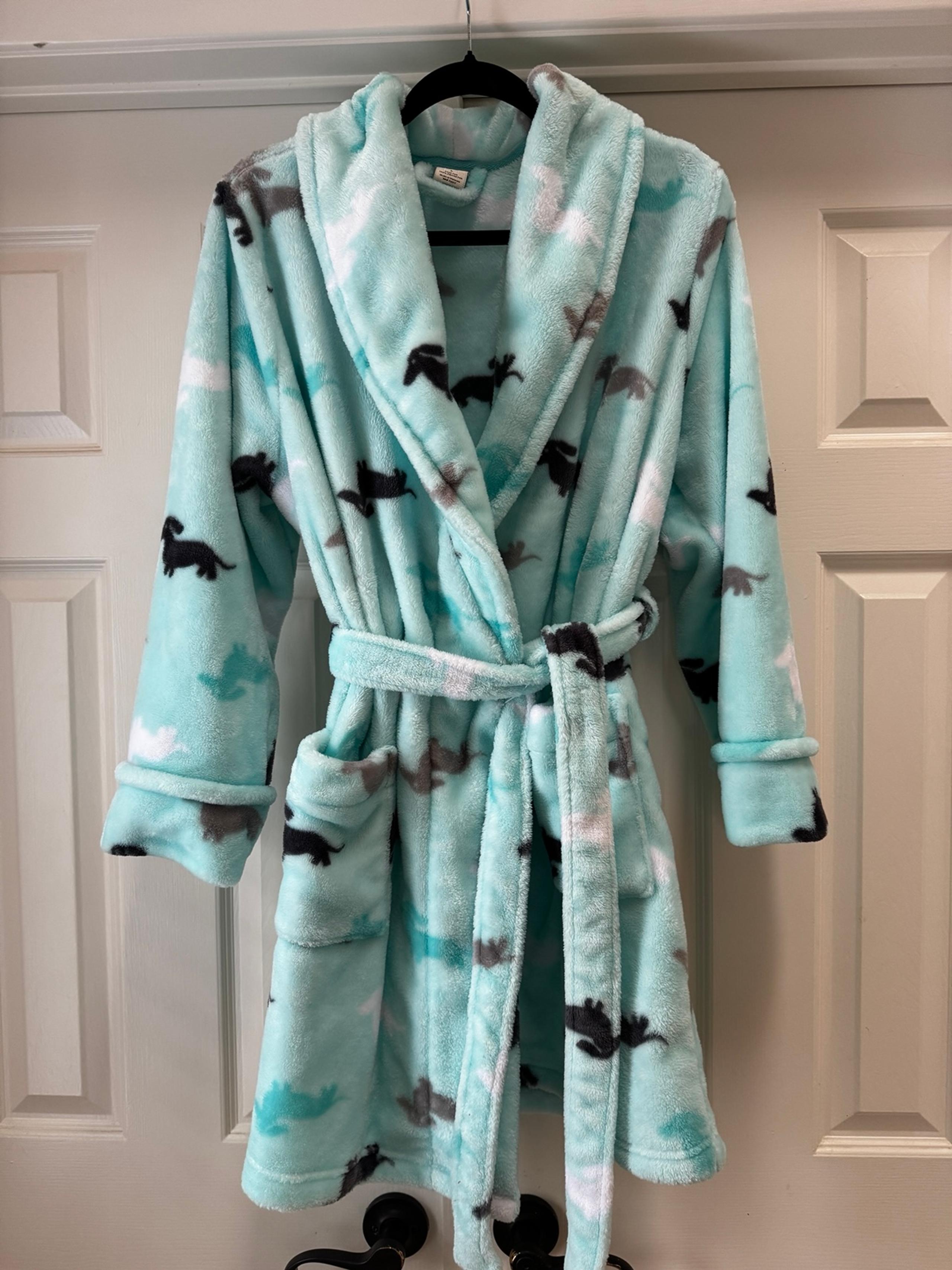 Sonoma Faux Fur Women’s Robe. Size L. Cozy short robe. Dachshund Dogs. Blue robe