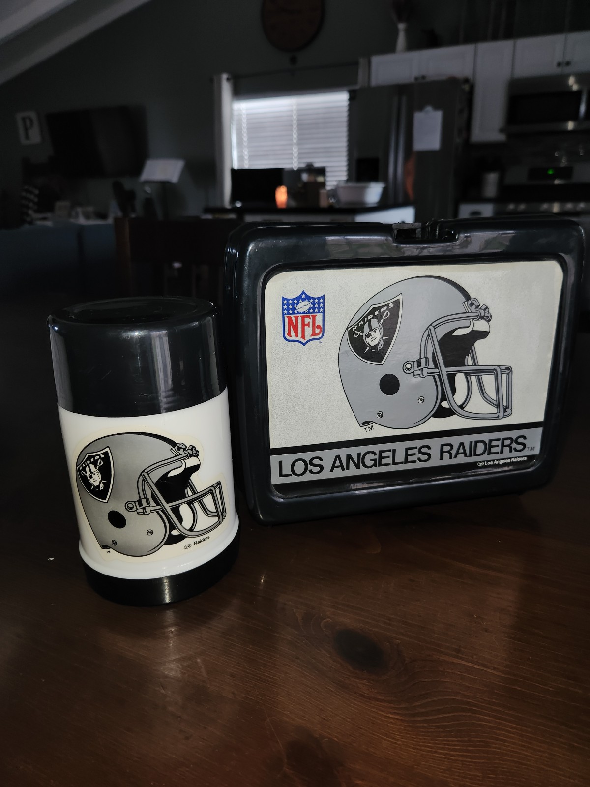 SUPER RARE - Los Angeles RAIDERS Plastic Lunchbox