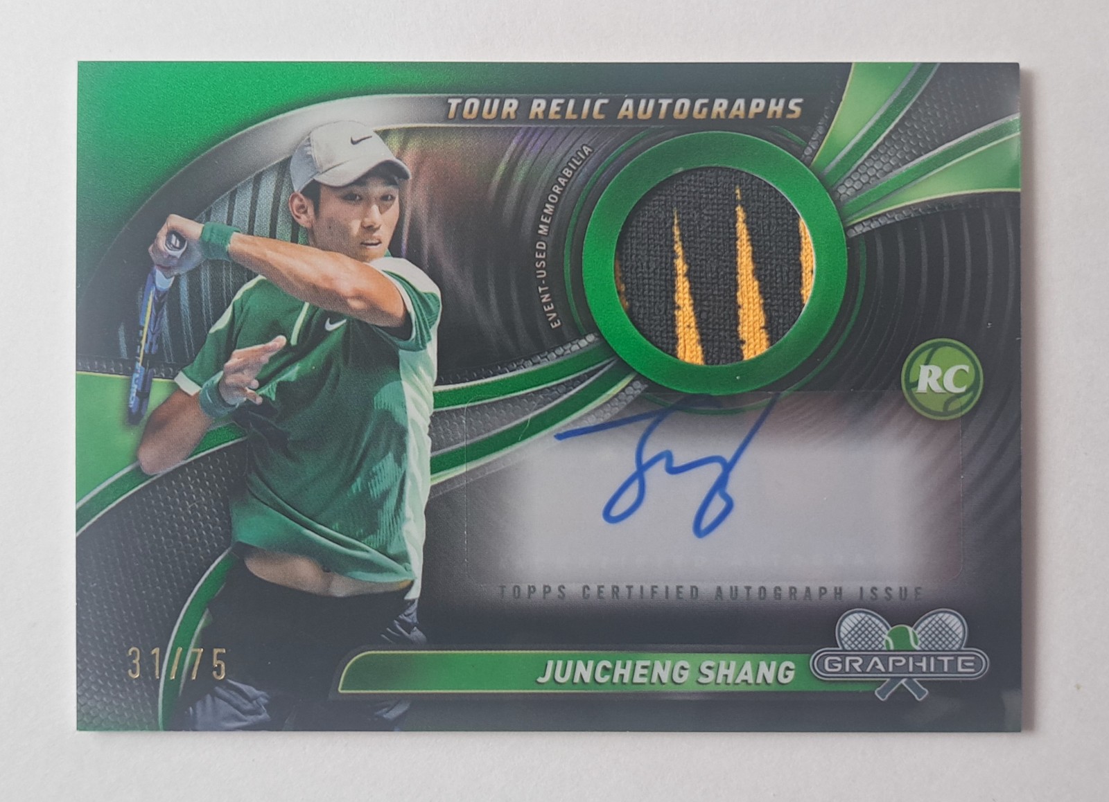 2024 Topps Graphite JUNCHENG SHANG Tour Relic Auto Green Refractor /75 Rookie RC