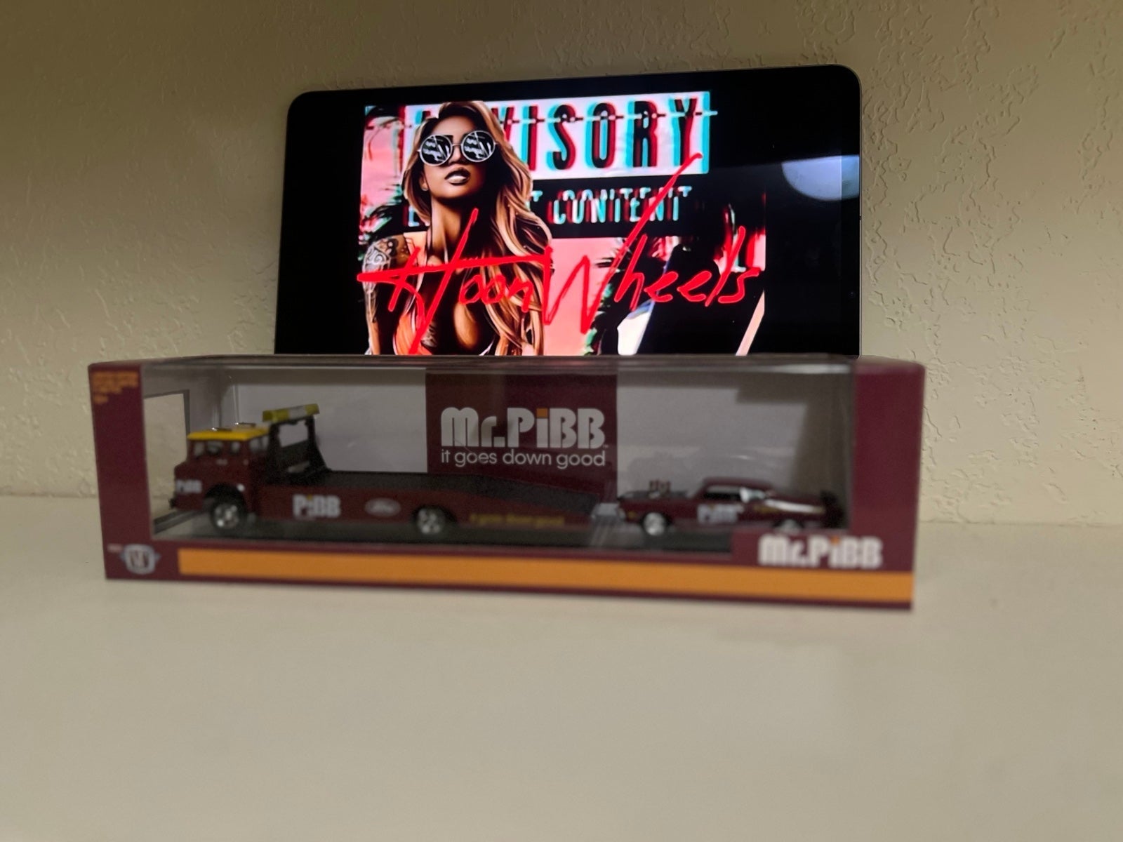 (FREE SHIP) M2 Machines Auto M2 Machines Mr. PiBB Auto Hauler Die