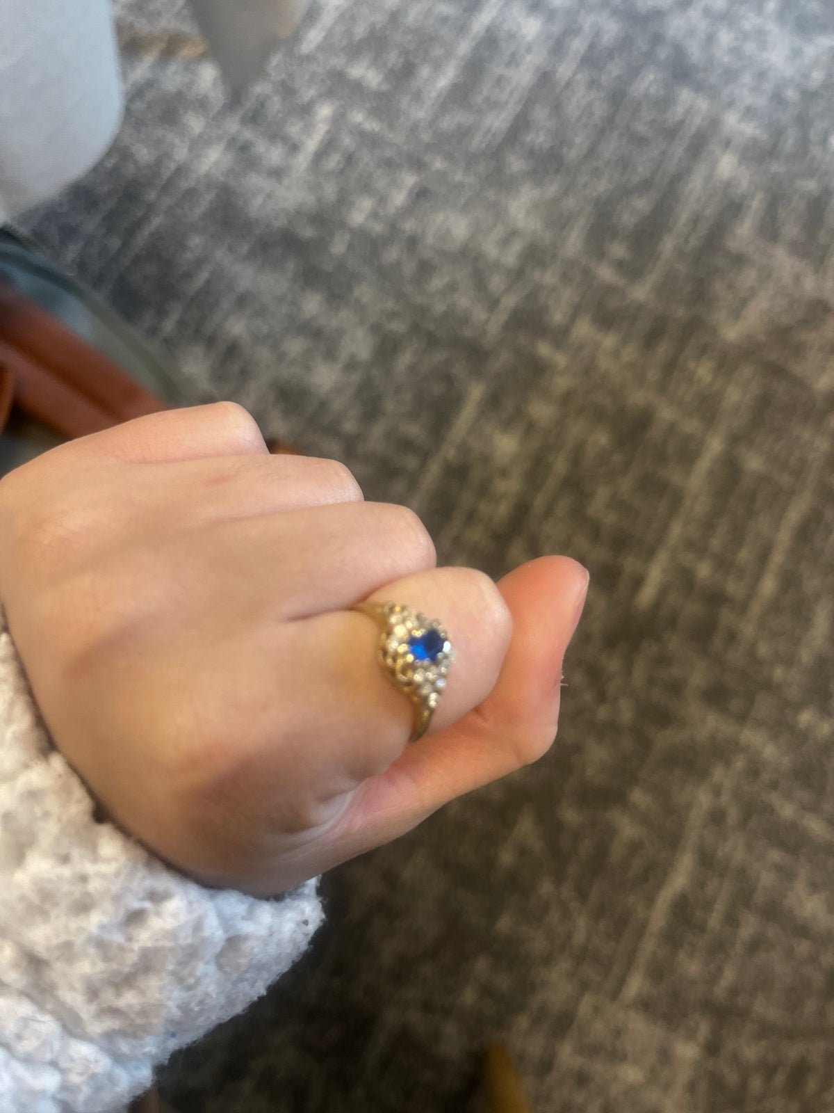 saphire gold diamond ring