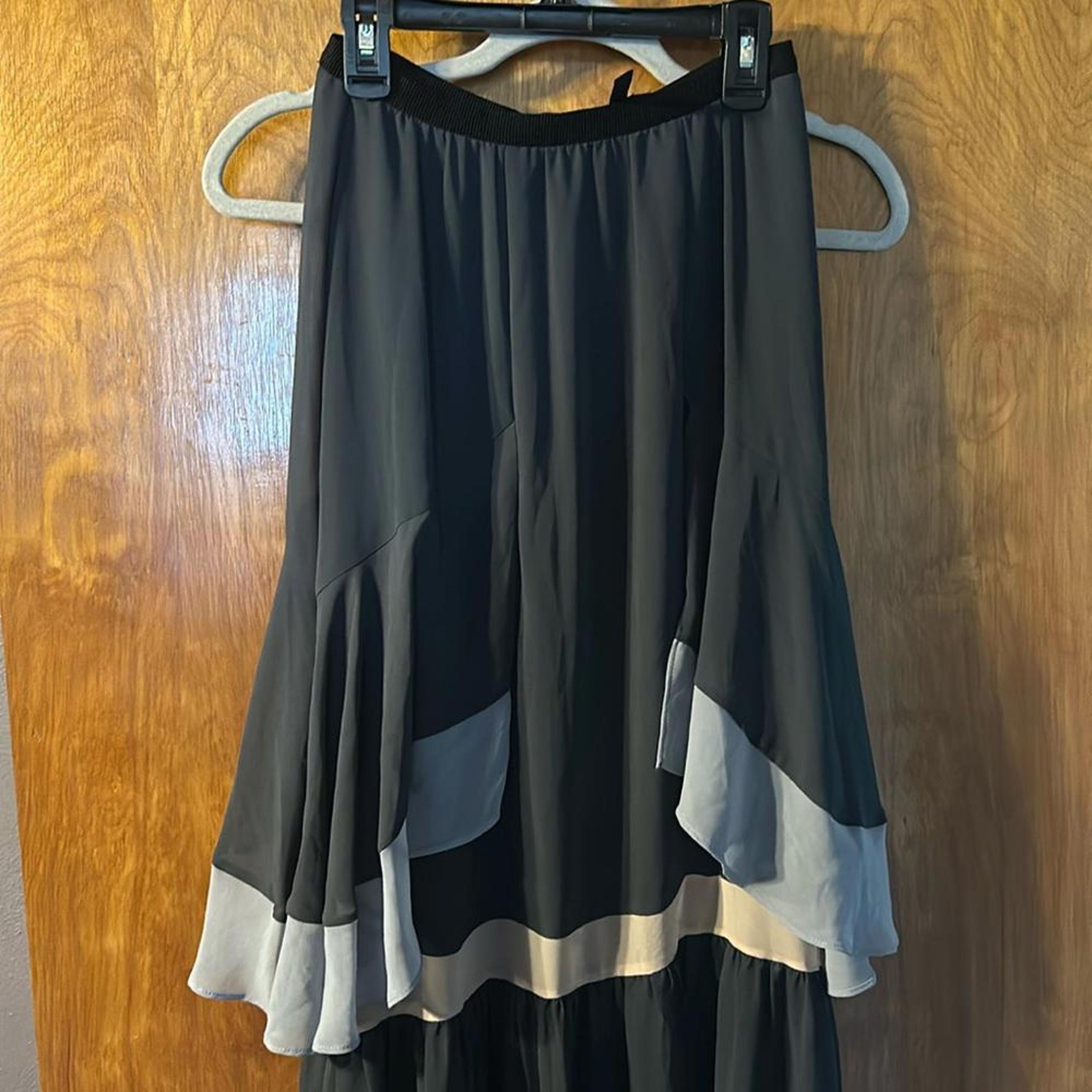 BCBG Max Azria maxi skirt sz XXS