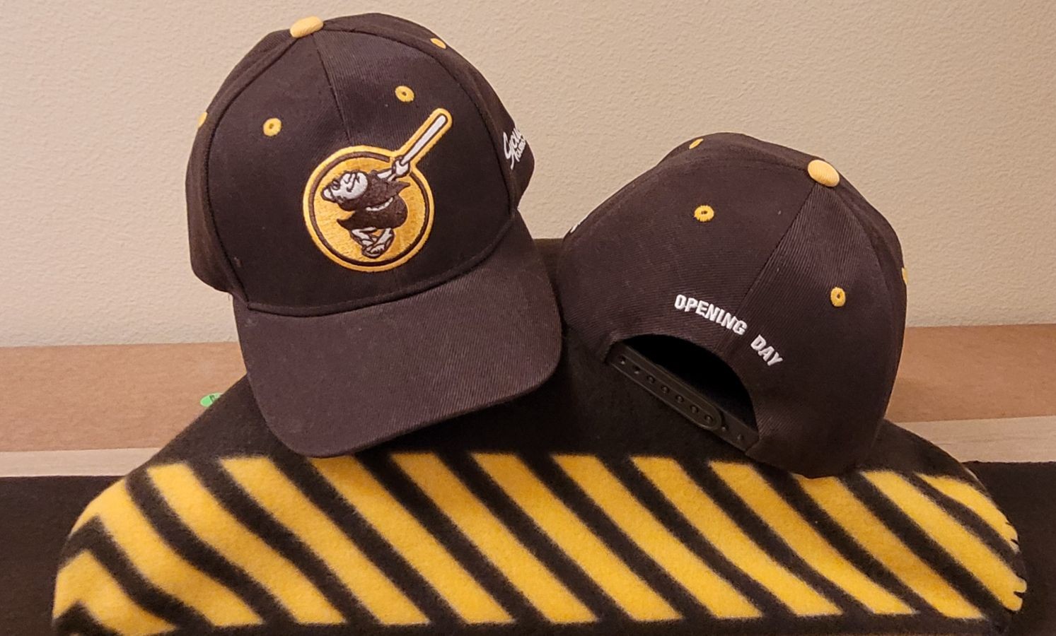 SD Padres Special 2020 Opening Day Caps and Lap Blankets