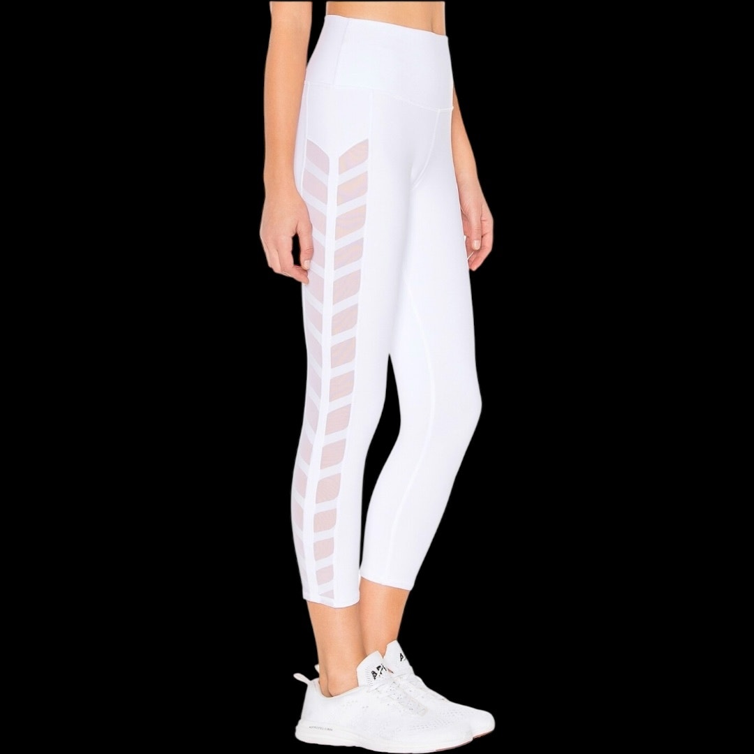 ALO Chevron Capri Legging Solid White Size XS