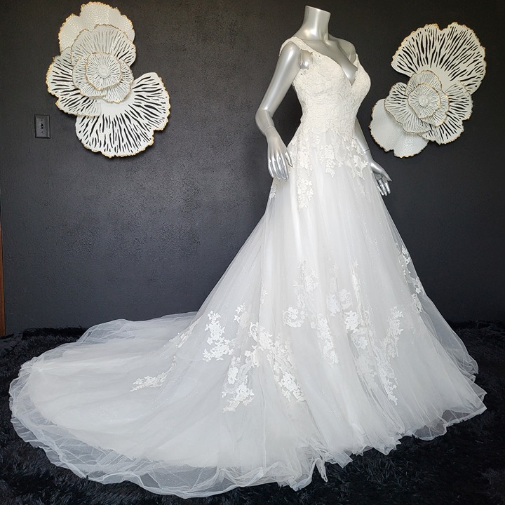 NWOT~1695~ALLURE~SZ 6~IVORY TULLE LACE FIT & FLARE BALL GOWN WEDDING DRESS