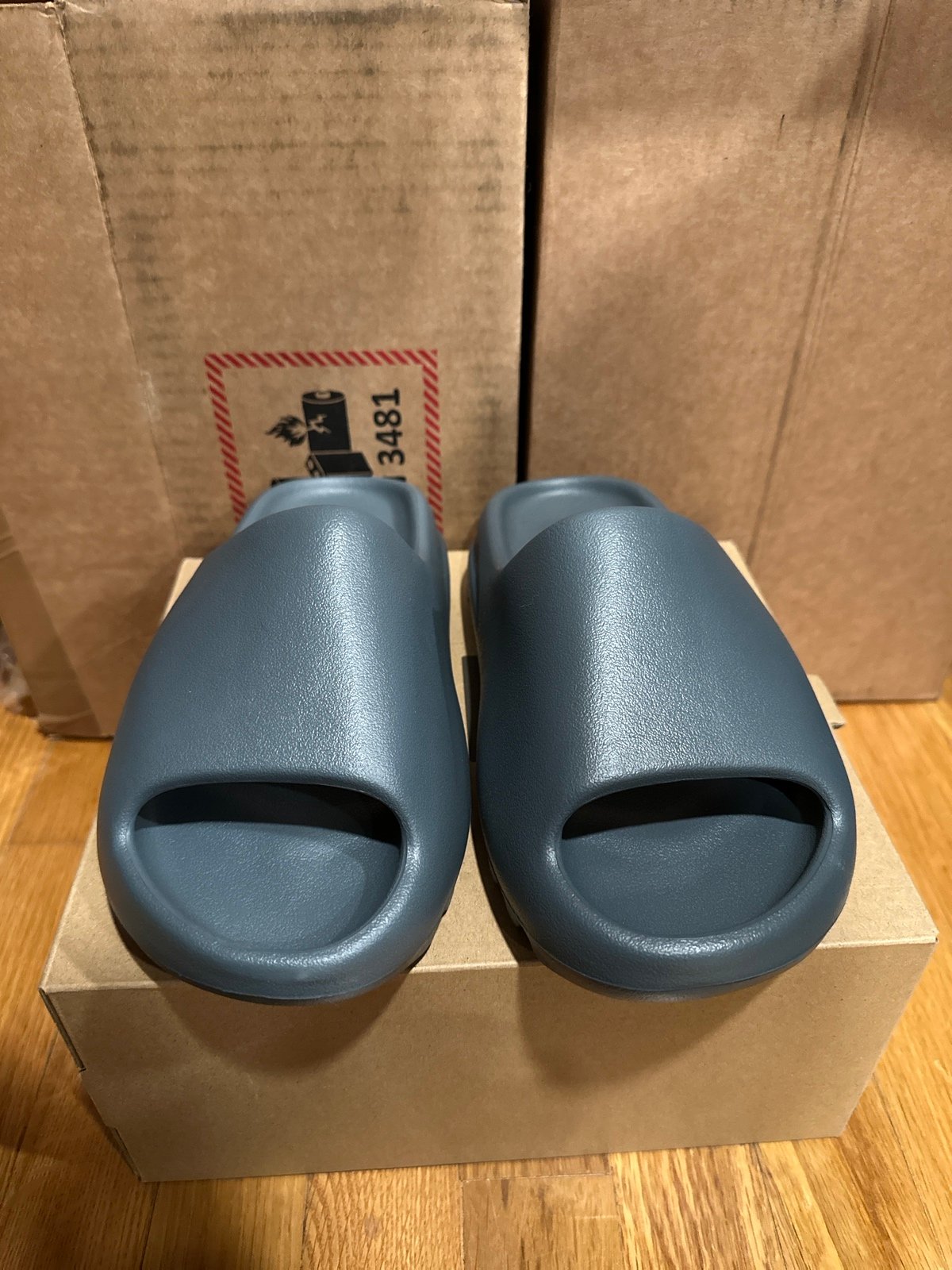 Yeezy Slide ‘Slate Marine’