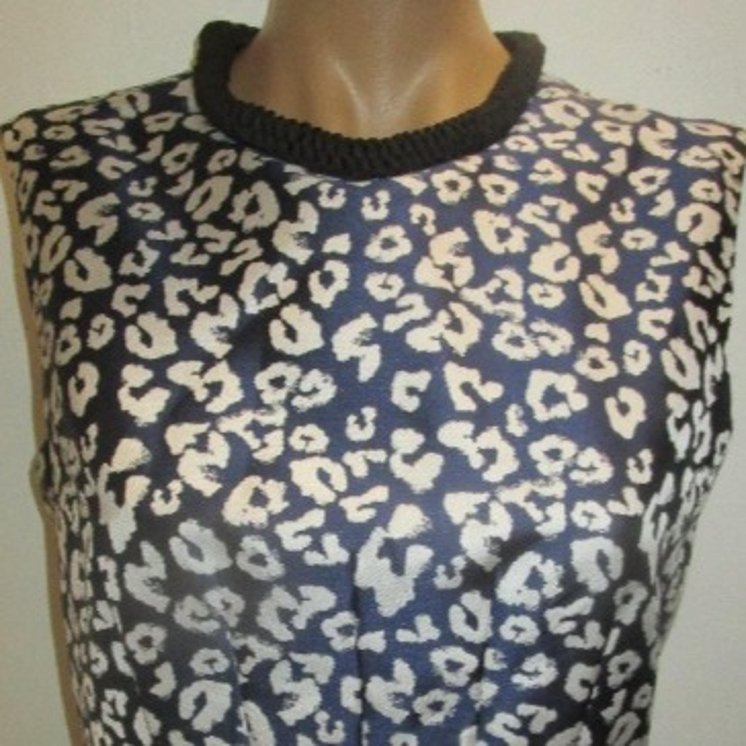 Belle Badgley Mischka Sleeveless women elegant dress blue flower print size 6
