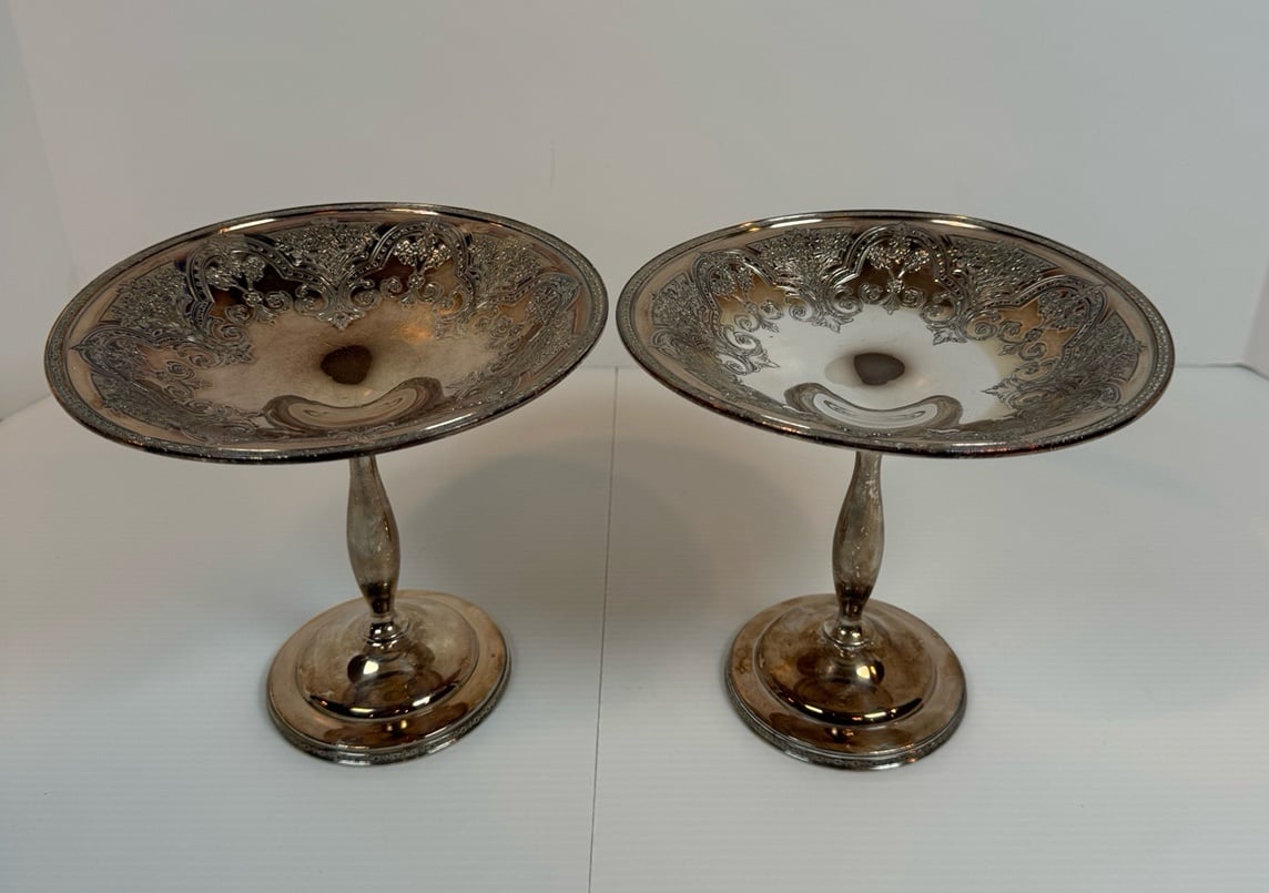 Vintage Pair Of 2 Wilcox S.P.Co Internationals Paisley 338 Pedestal Dish Grannyc