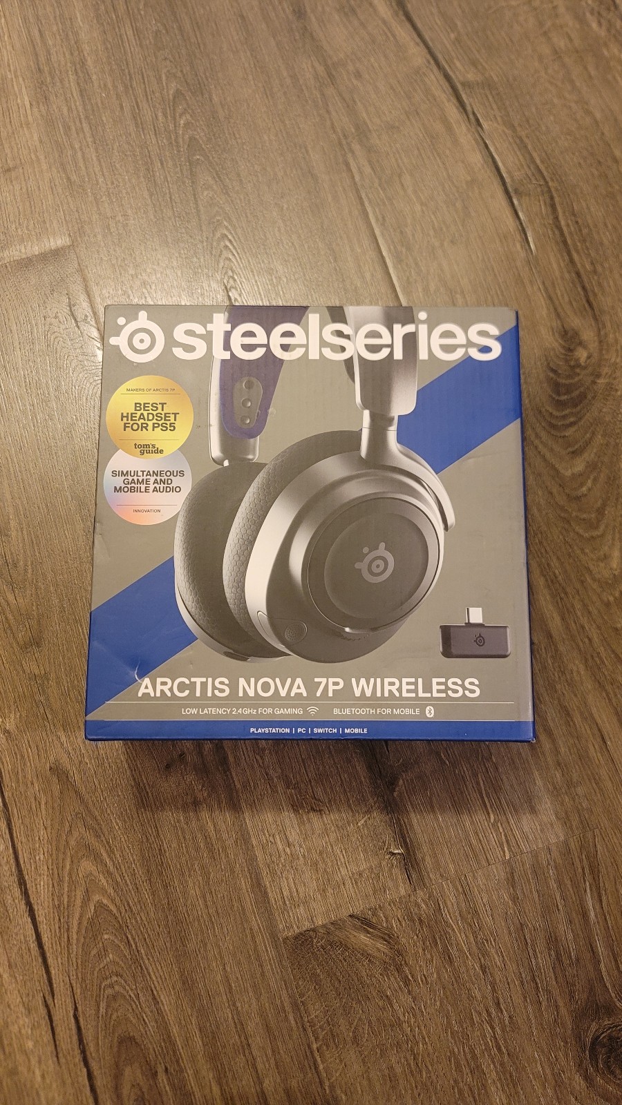 Steelseries Arctic nova 7p wireless headphones, new.