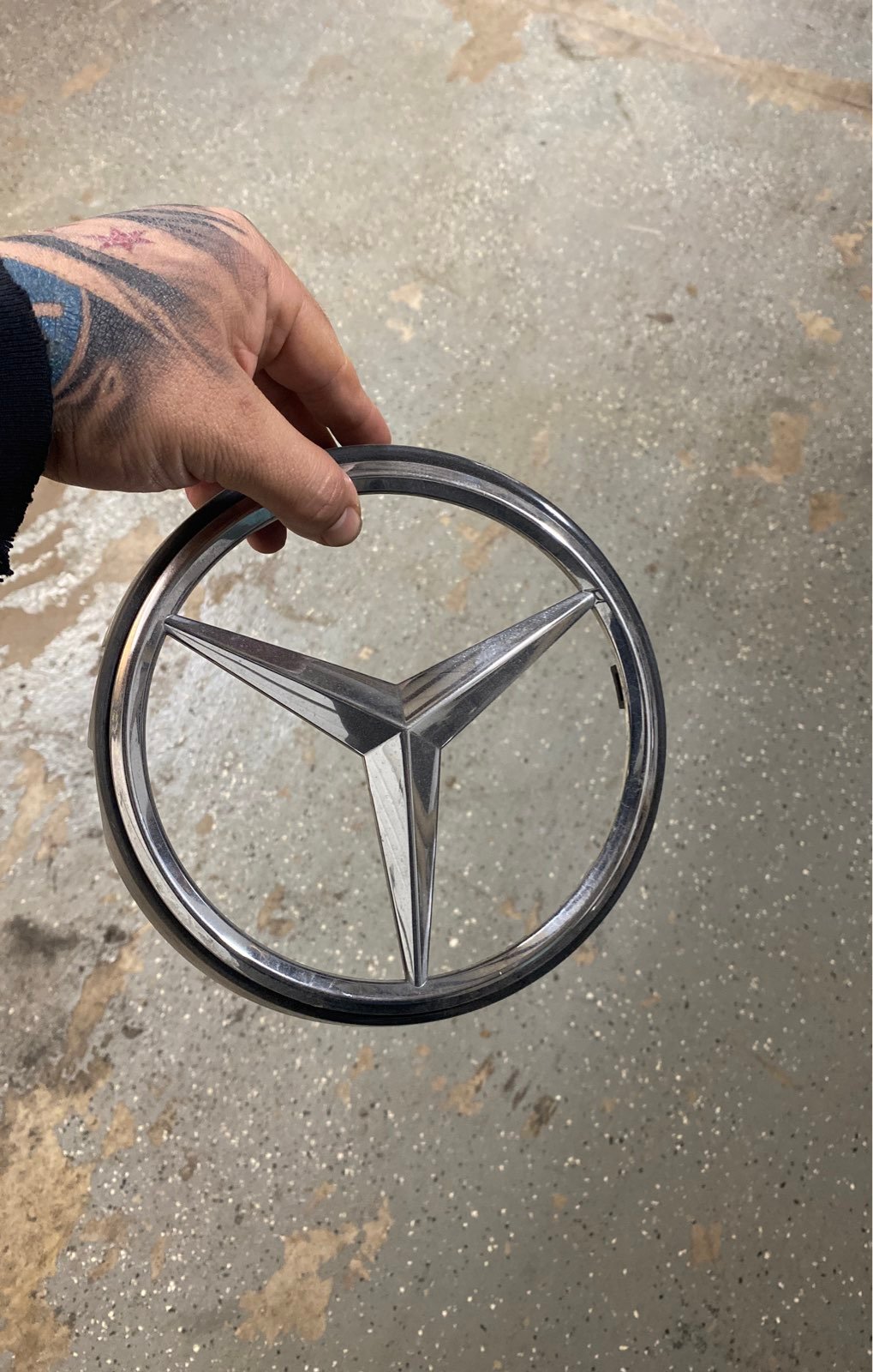Mercedes-Benz G wagon emblem