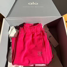 Alo Yoga Pink Summer Crush Accolade Sweatpants (Small)