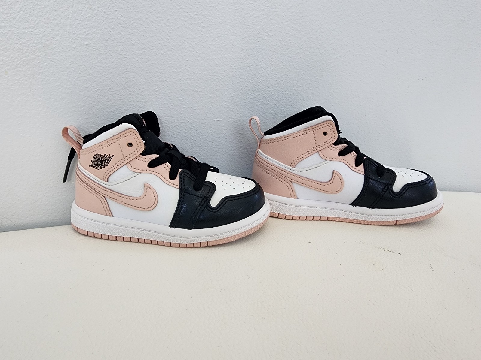 Jordan 1 mid salmon color 6c