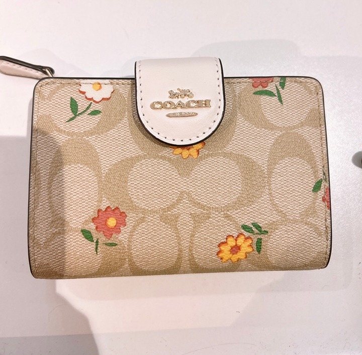 Coach Medium Corner Zip Wallet In Signature Canvas With Nostalgic Ditsy Print