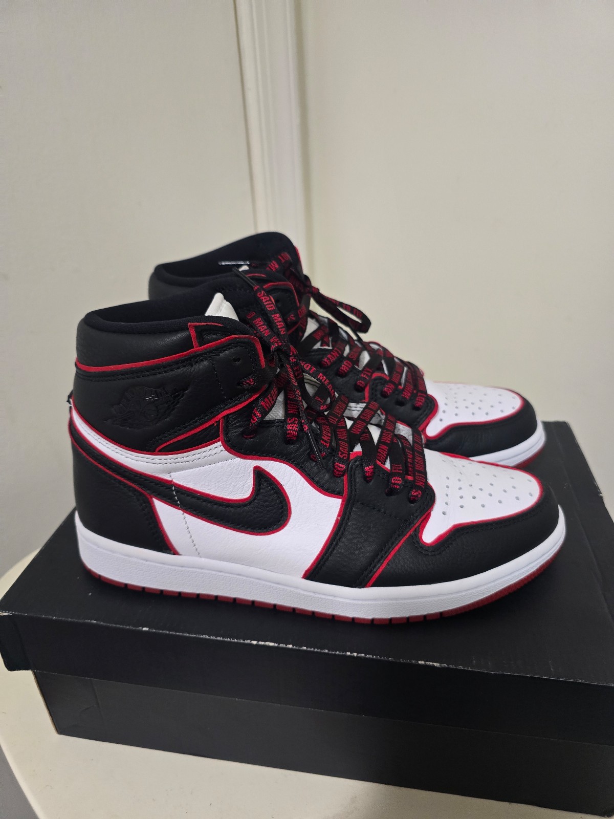 Jordan 1 Retro High OG Bloodline 2019 Men’s Size 8 Womens 9.5