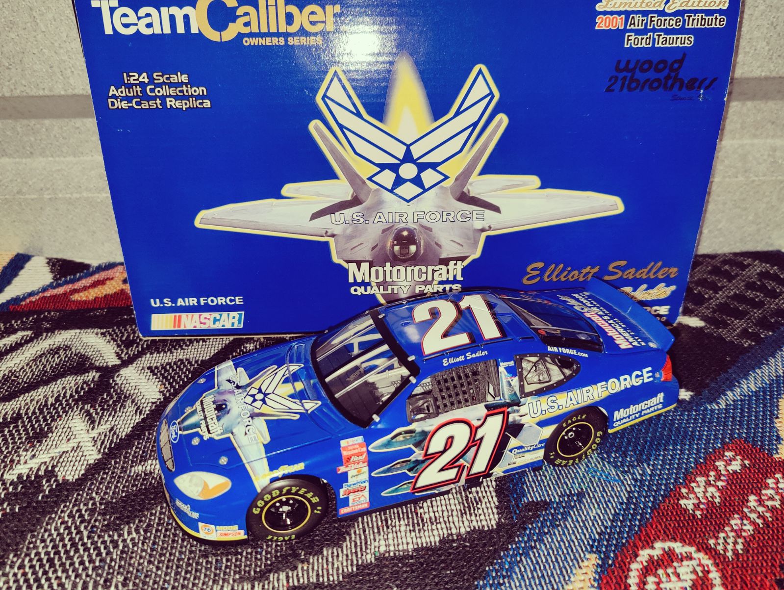 Elliott Sadler Air force Motorcraft Team Caliber Nascar diecast