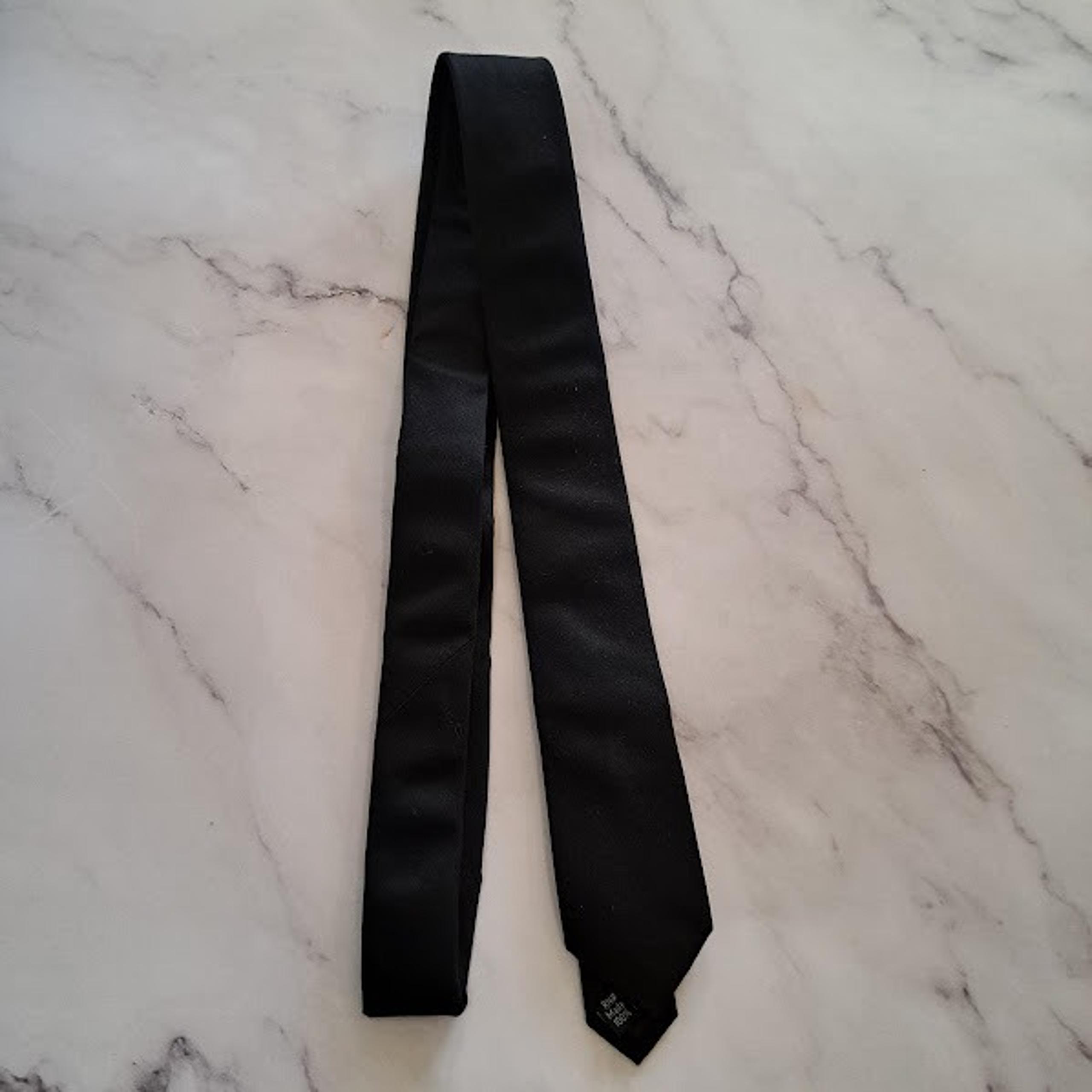 Skinny Tie Madness black Tie Like New