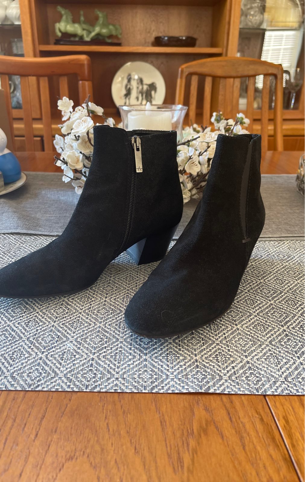Booties aquatalia made in italy black suede like new 6