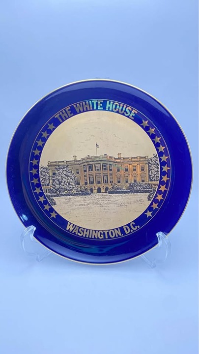 VTG The White House Washington, D. C. Gold on Navy Shiny Collector Plate 10.25
