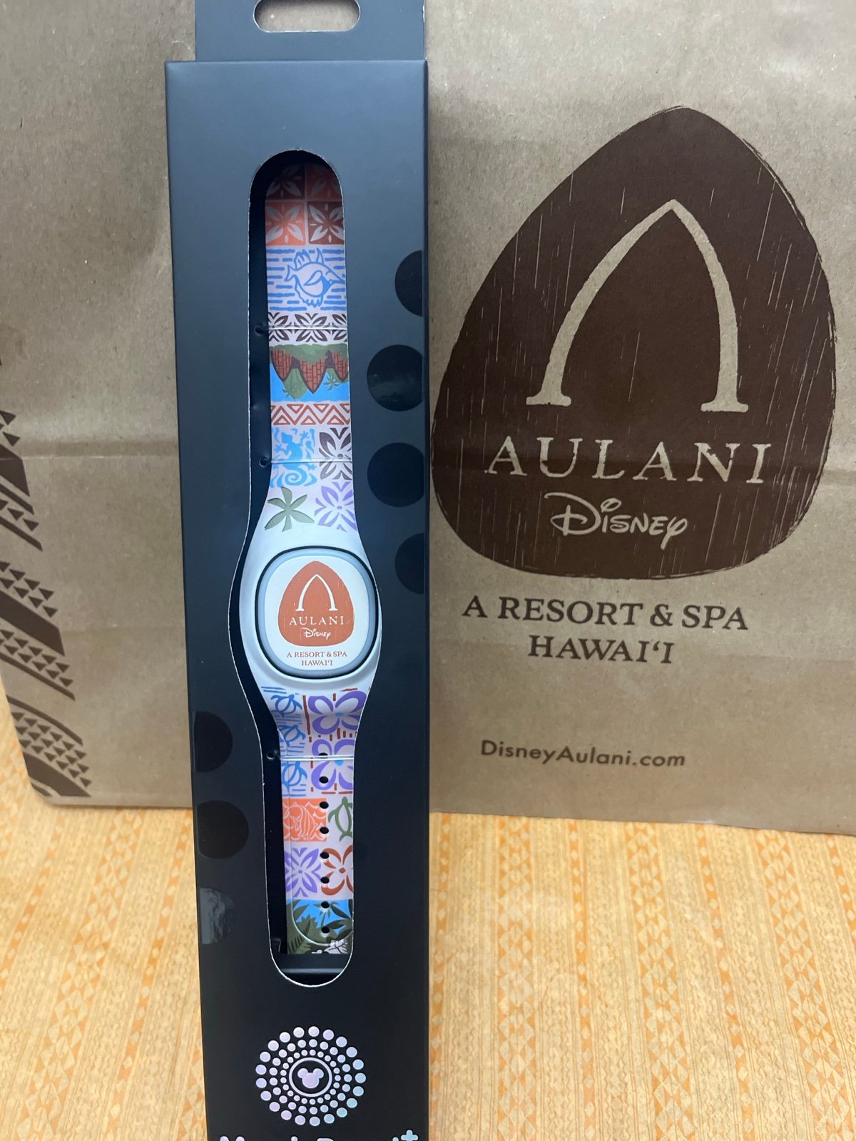 New release Disney Aulani Exclusive MagicBand+ Tapa, honu,pua, Aulani print rare