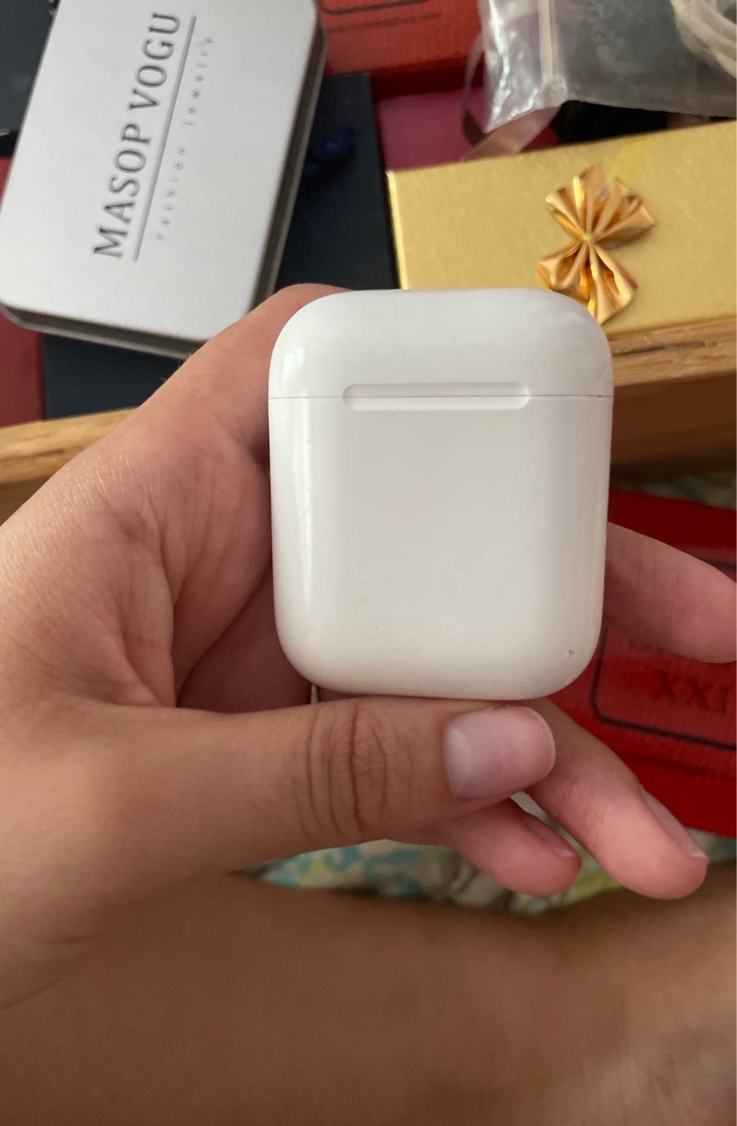 Apple AirPods charging Case