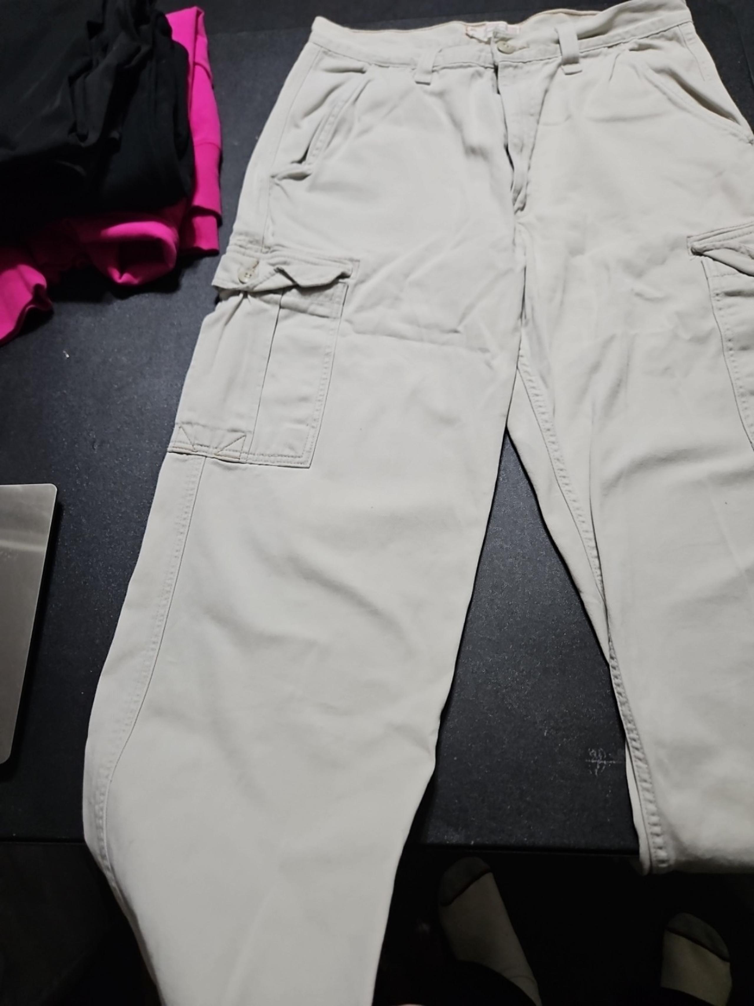 Womens levis cargo pants 34x32