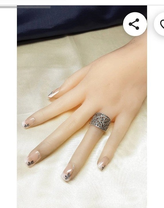 Palladium ( PD) vtg .. beautiful ring