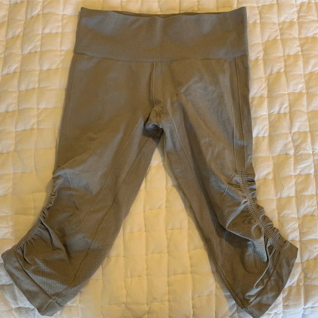 Lululemon In the Flow crop