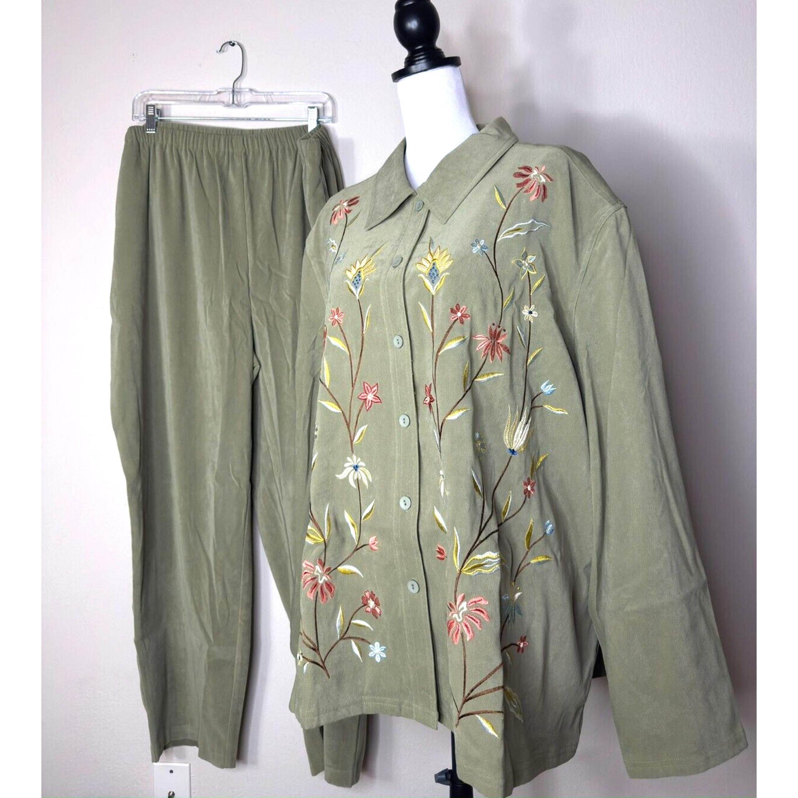 Susan Graver Style Floral Embroidered Green Long Sleeve Top and Pant Set 3x Plus