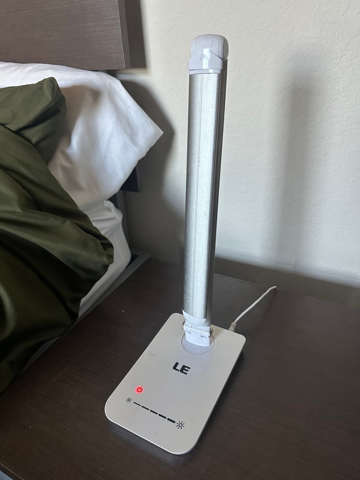 I live LED desk lamp