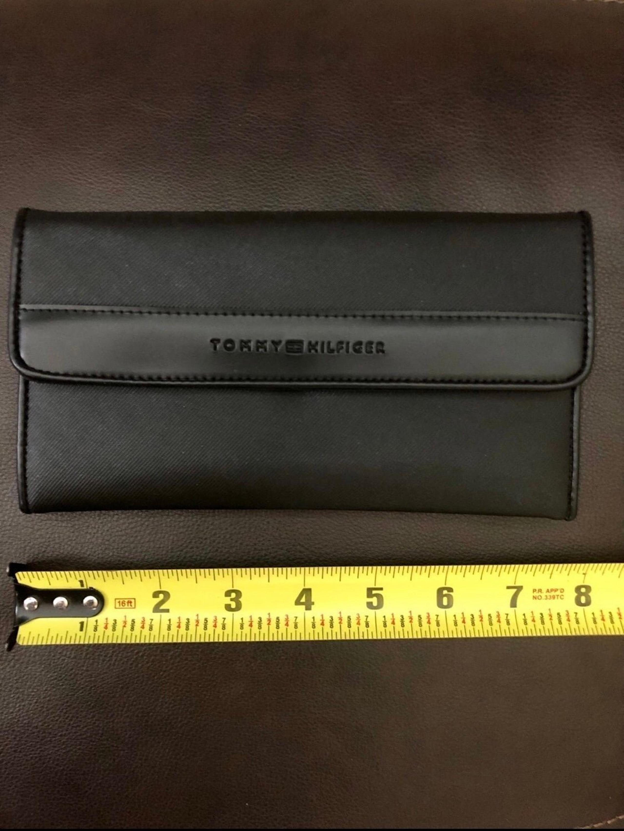 Tommy Hilfiger Women’s Wallet- Black