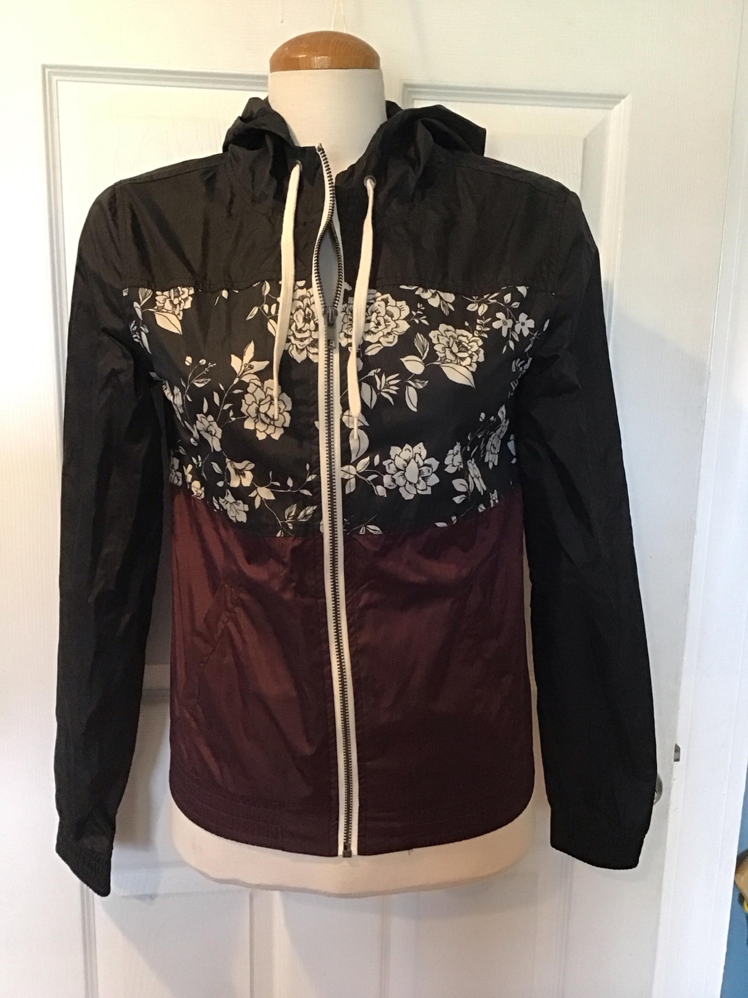 EMPYRE size M black & burgundy windbreaker rain jacket EUC