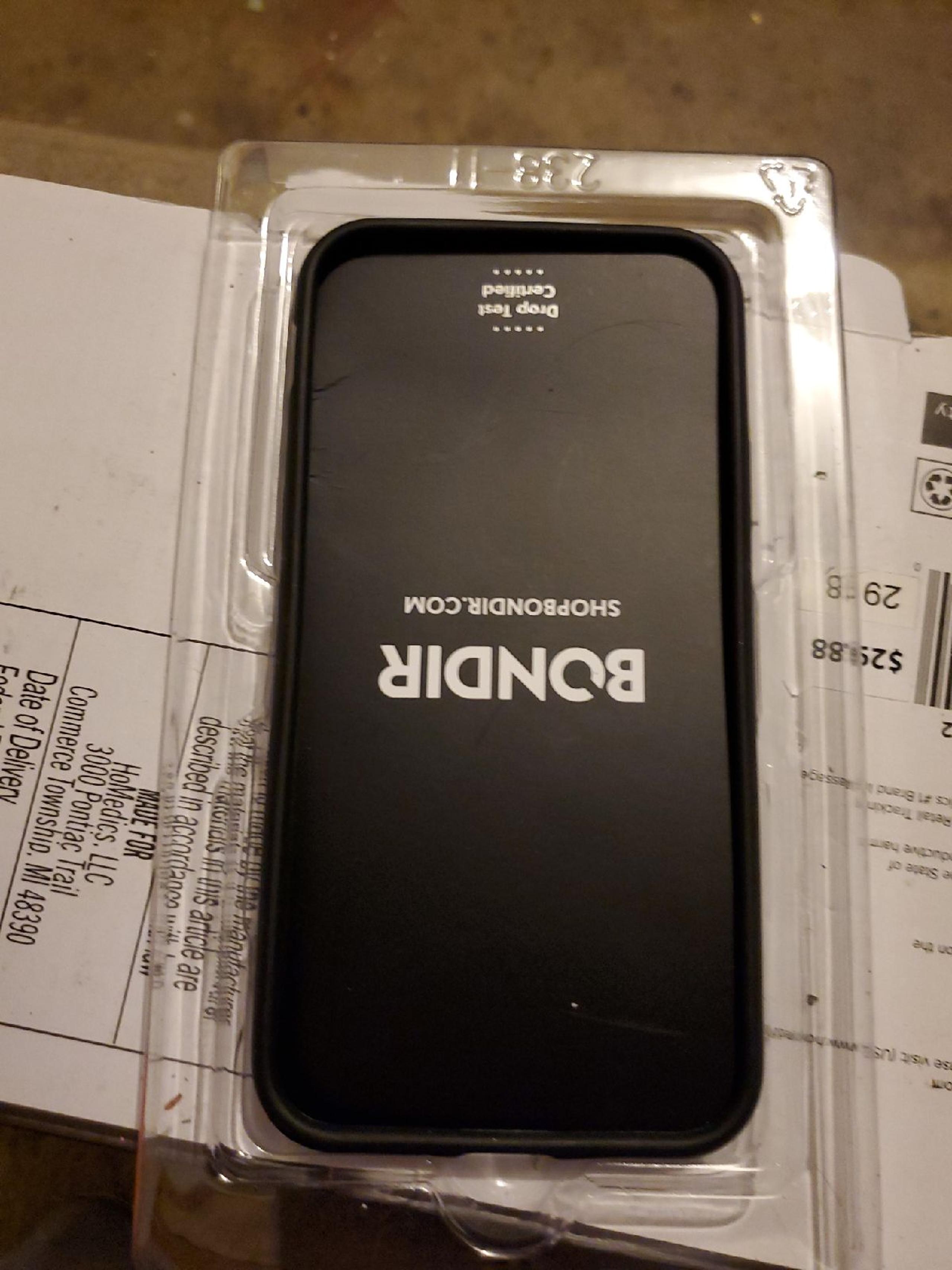 Apple 11 max case blacj