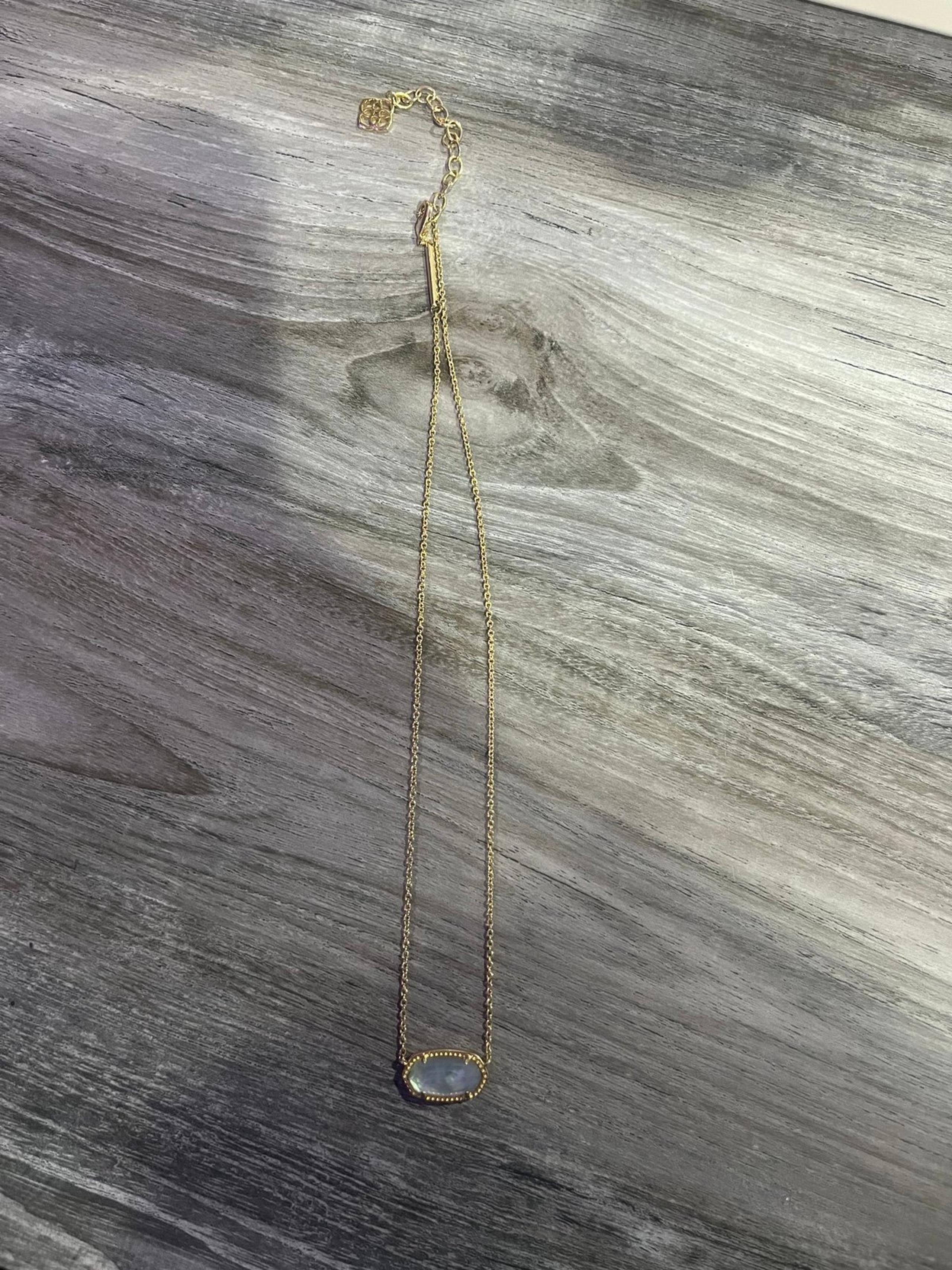 Kendra Scott necklace
