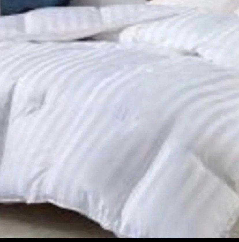 Royal luxe bedding down comforter