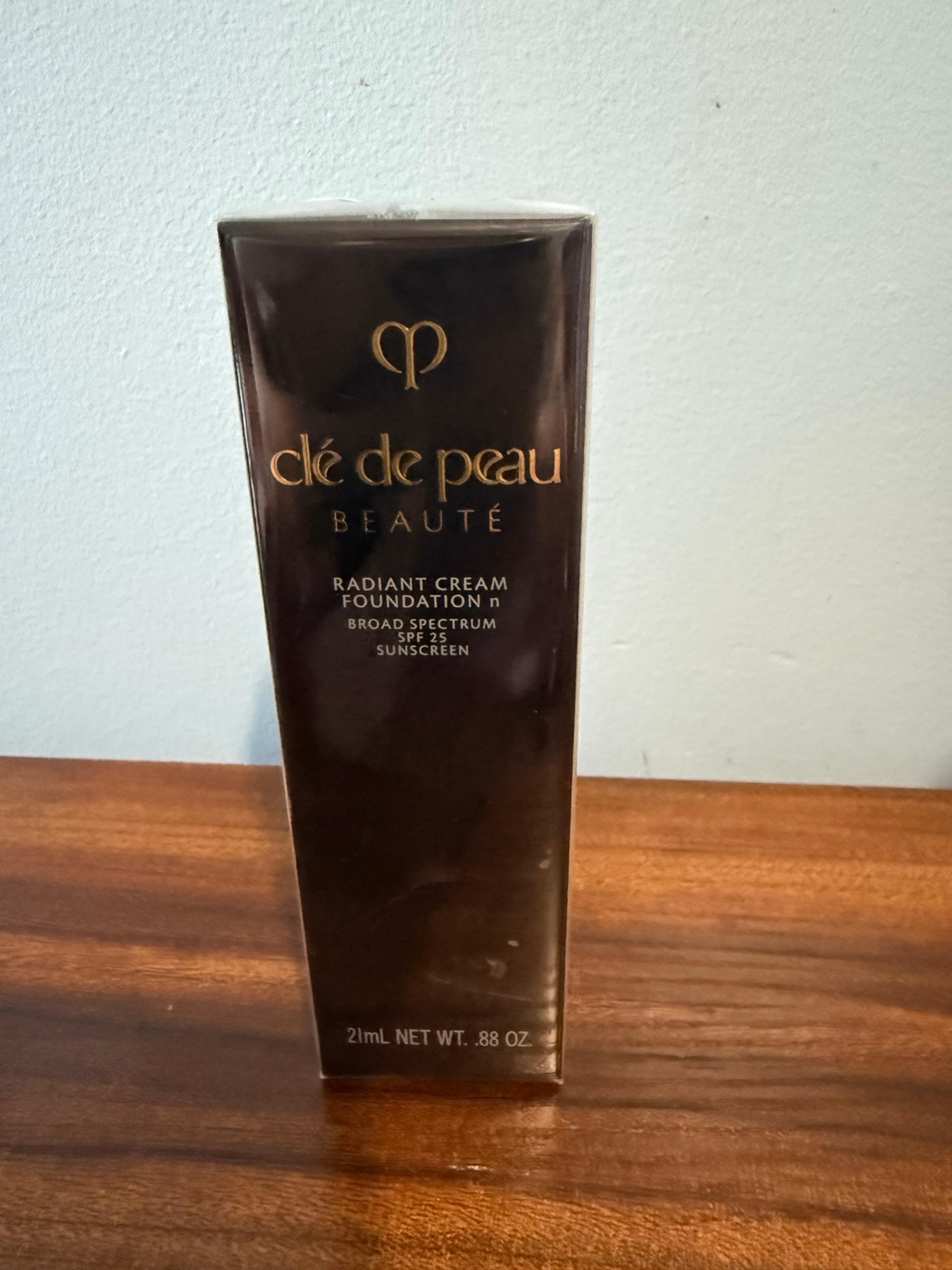 Cle de Peau