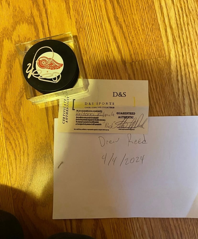 Valterri Filppula autographed puck