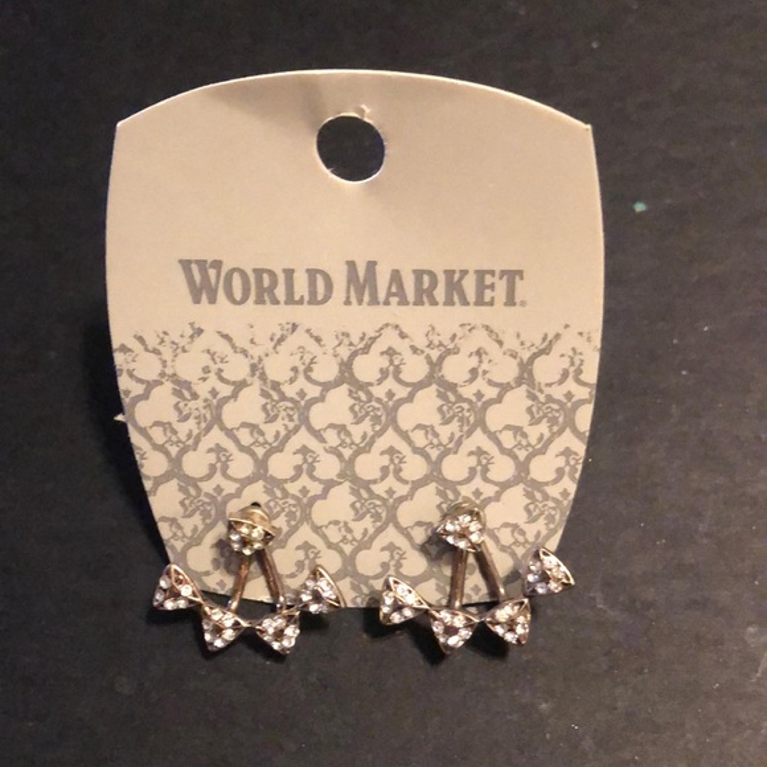 Nwt world market triangular drop rhine stone earrings