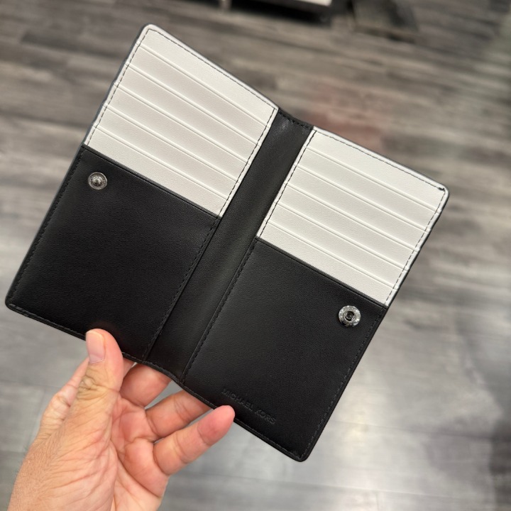 メンズ★Michael Kors★Cooper Large Folding Card Case Cooper Large Logo Bi-Fold Card Case | Michael Kors [US]
