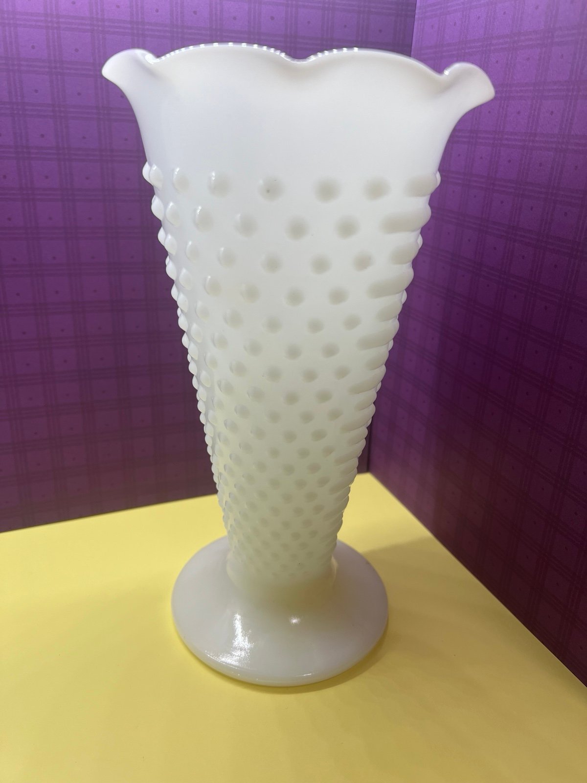 Vintage Anchor Hocking Hobnail Vase 01