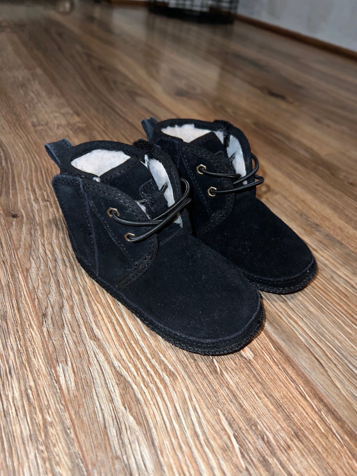 ugg neumel toddler boots