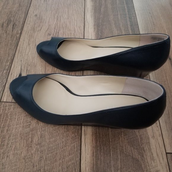 Nine West Blue Wedge Leather Women's Size 11 Shoes