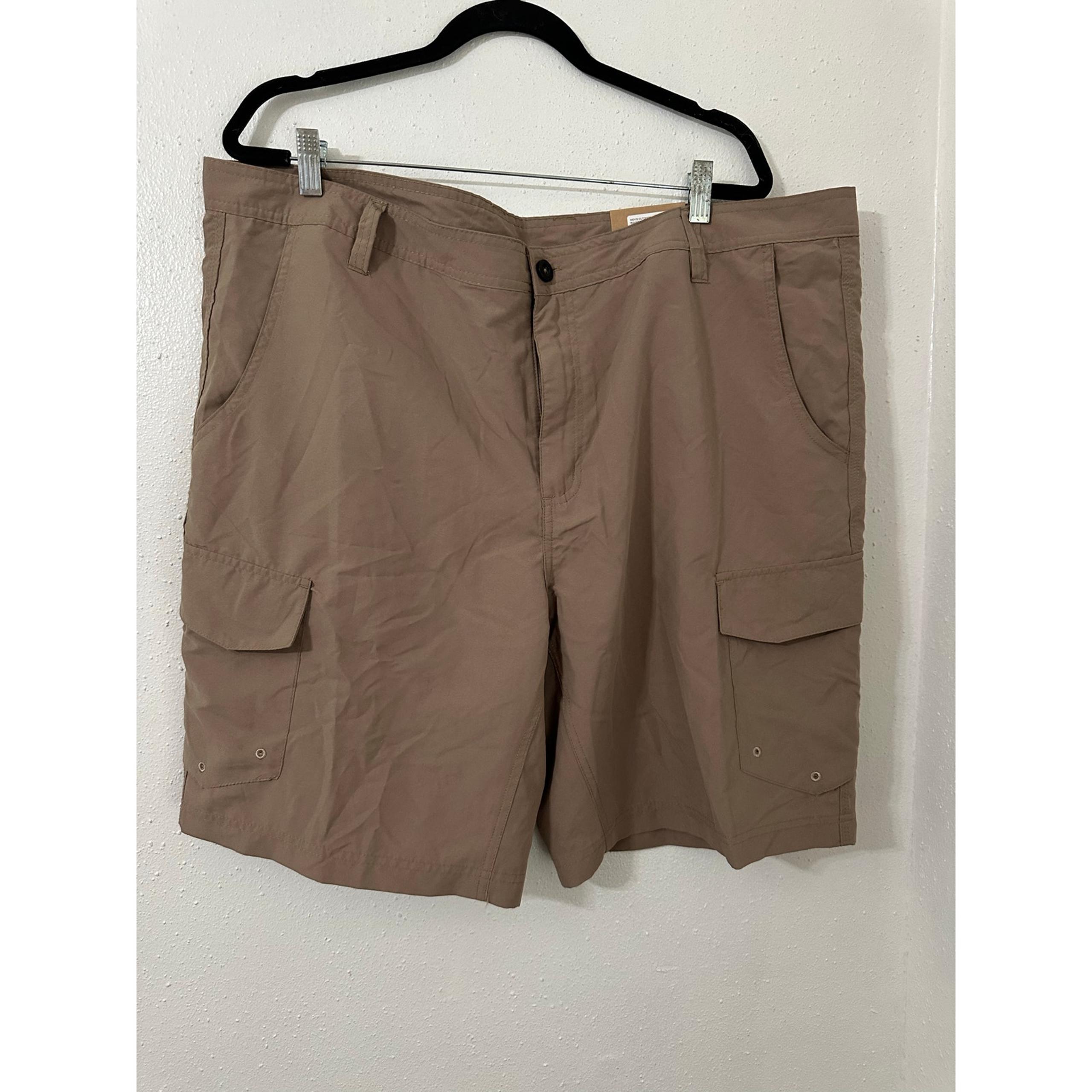 Magellan men outdoors round rock shapers size 42 NWT