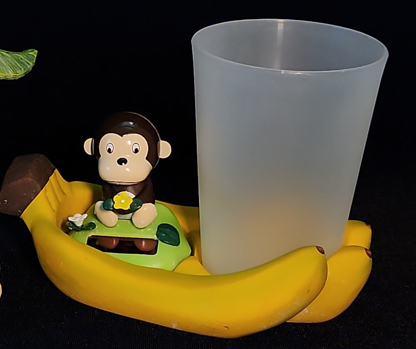 Vint Solar Power Bobble Head move monkey holds bathroom cup @Bed Bath & Beyond
