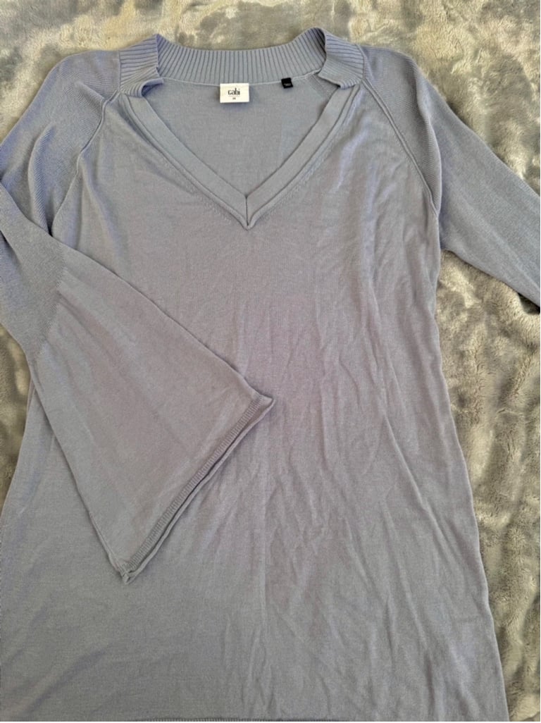 cabi Medium Cassidy V Neck Pullover Sweater Cotton Light Lavender Blue