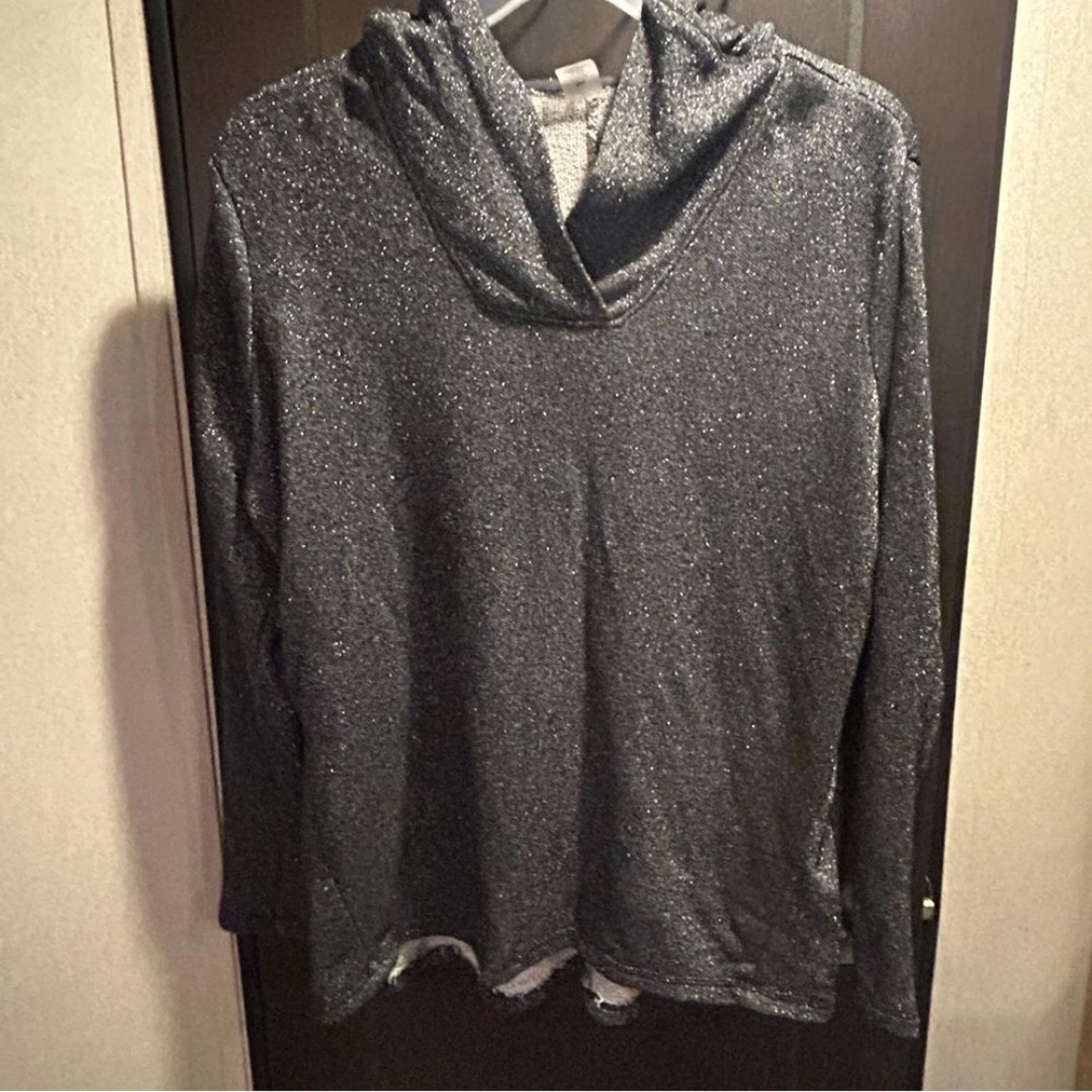 St Johns Bay Womans Plus Size XXL Hooded Sweater Pockets & Sparkle