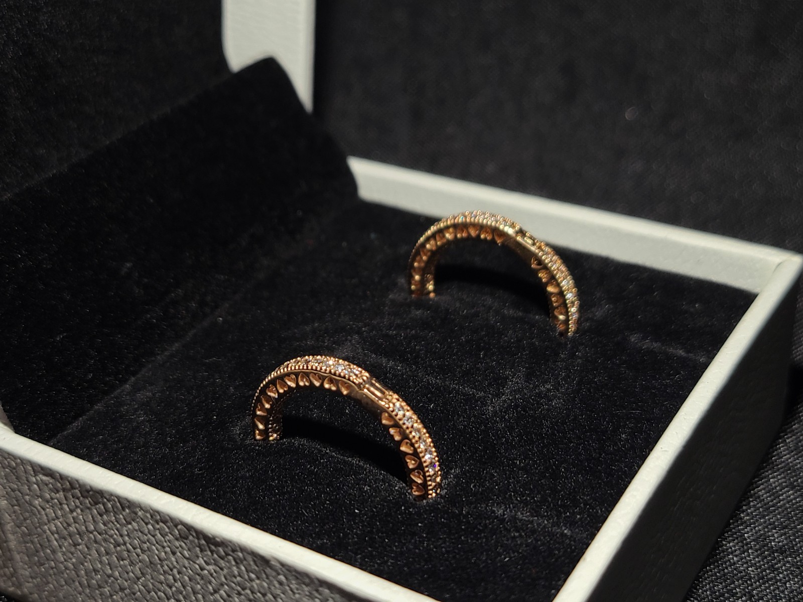 BRAND NEW Pandora Pavè Sparkle & Hearts Rose Gold Hoop Earings