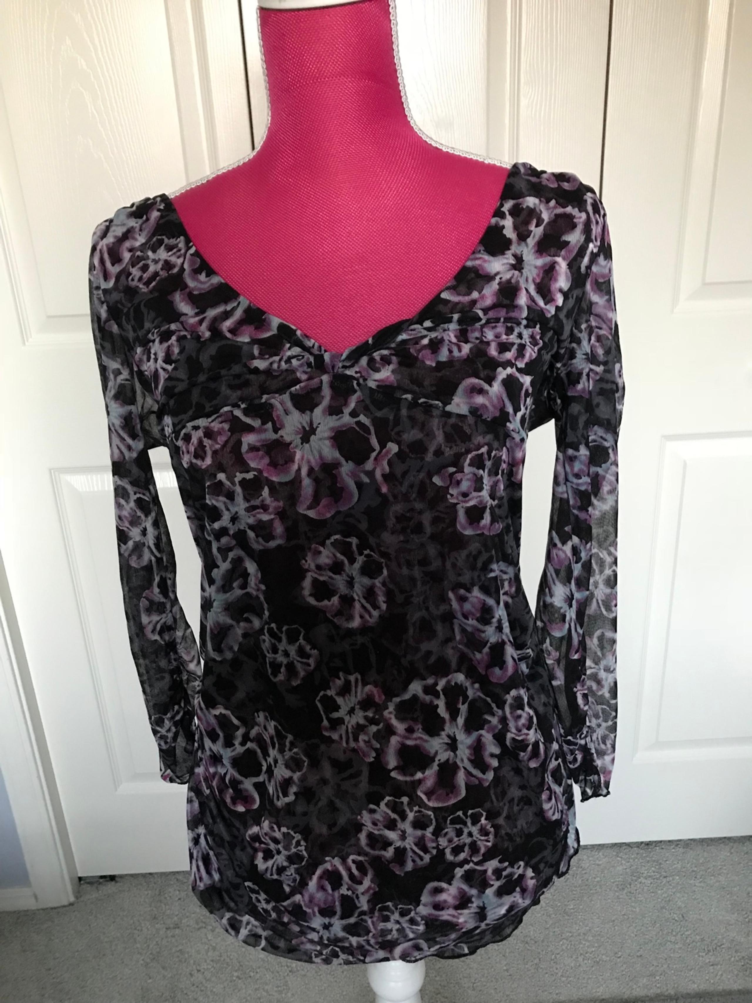 Maternity Diane Von Furstenberg silk v neck top size Large 12-14