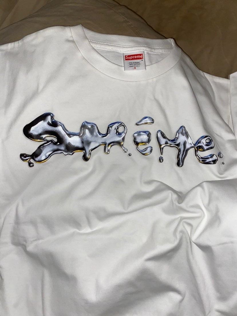 Supreme t shirt