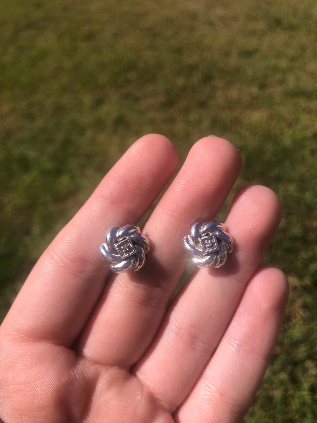 14k white gold vintage Edwardian screw post earrings with diamonds love knot 585