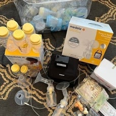 Medela Pump in Style Advanced breast pump SUPER bundle!!